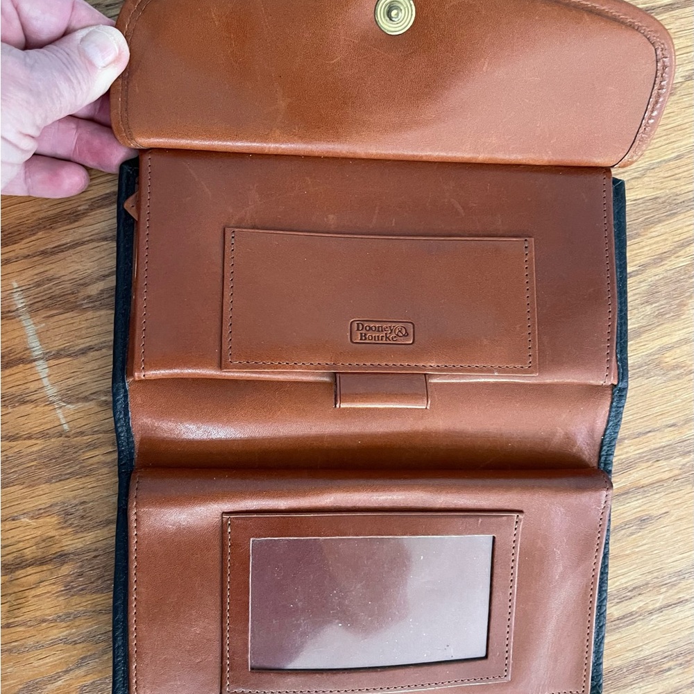 SOLD!!    Rare Find Dooney & Bourke Navy and  Brown Leather Pebble Grain - Picture 5 of 6